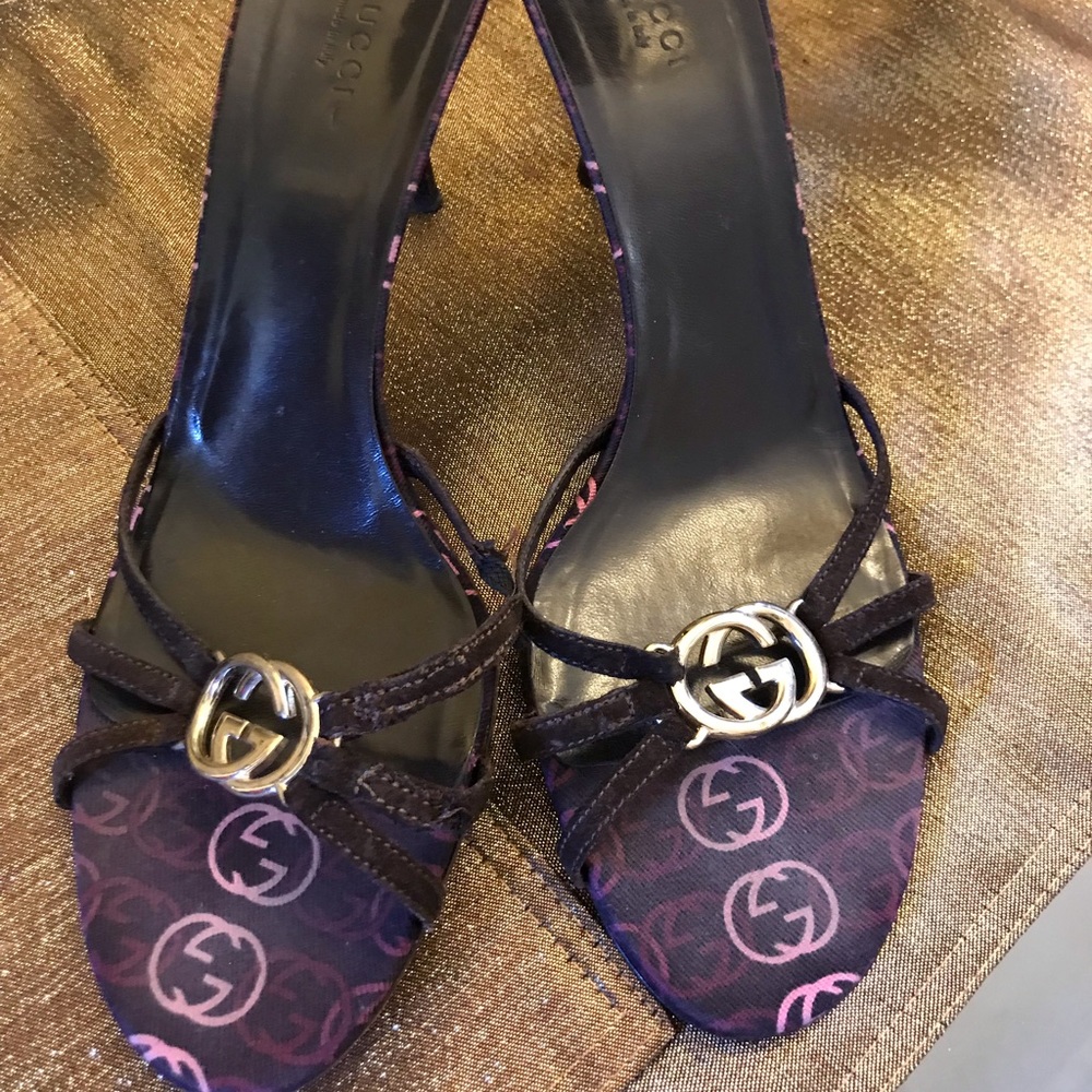 Gucci slip on sandals